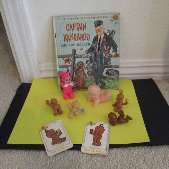 FINAL SALE! VTG Oodles Mini Baby Figures LJN & Kewpie Baby w/Book Lot, etc. - Picture 1 of 7